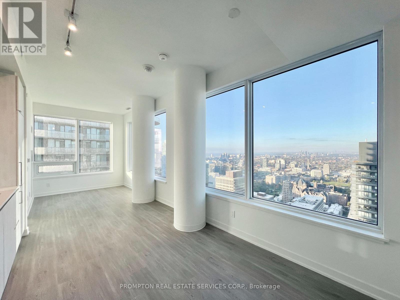 5215 - 8 Wellesley Street W, Toronto, Ontario  M4Y 0J5 - Photo 3 - C12544148