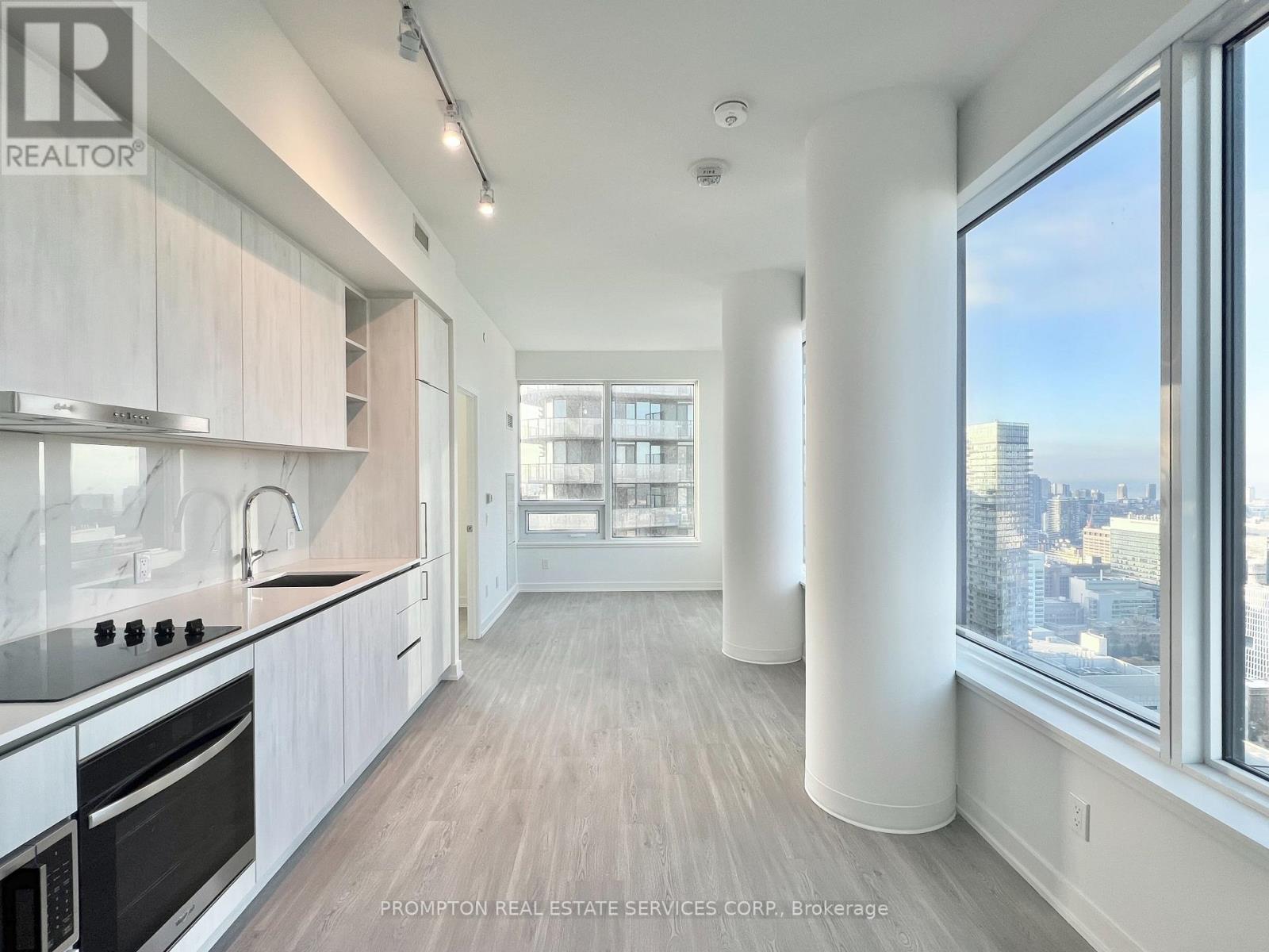 5215 - 8 Wellesley Street W, Toronto, Ontario  M4Y 0J5 - Photo 4 - C12544148