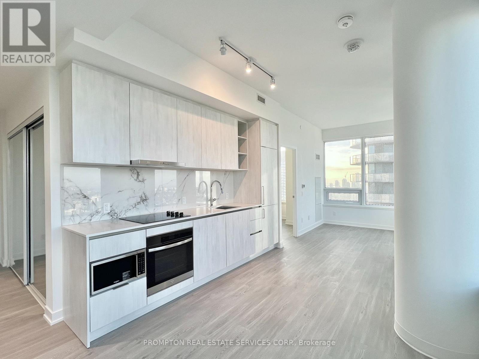 5215 - 8 Wellesley Street W, Toronto, Ontario  M4Y 0J5 - Photo 5 - C12544148