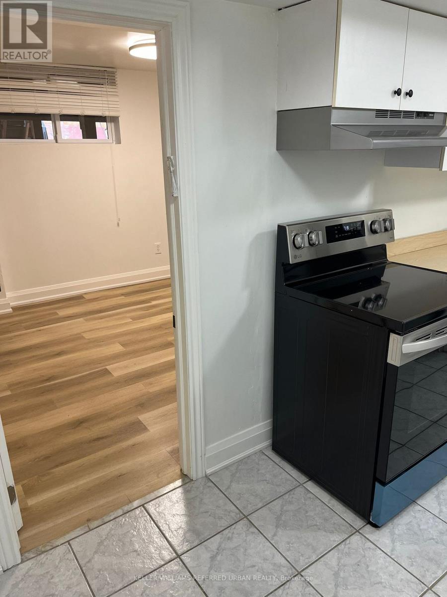 2 - 98 Frontenac Avenue, Toronto, Ontario  M5N 1Z9 - Photo 13 - C12544156