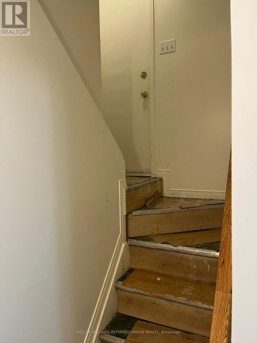 2 - 98 Frontenac Avenue, Toronto, Ontario  M5N 1Z9 - Photo 3 - C12544156