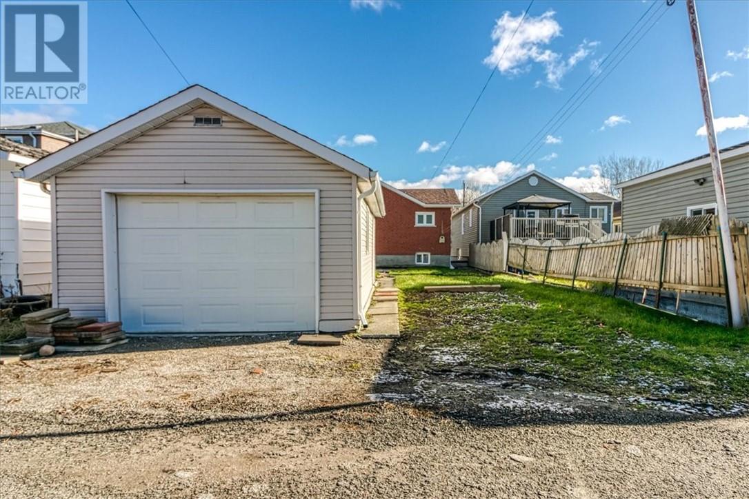 63 Logan Avenue, Sudbury, Ontario  P3C 3C8 - Photo 2 - 2125622