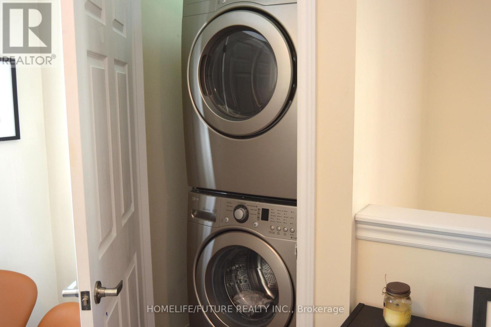 2812 Donald Cousens Parkway, Markham, Ontario  L6B 1H2 - Photo 7 - N12538348