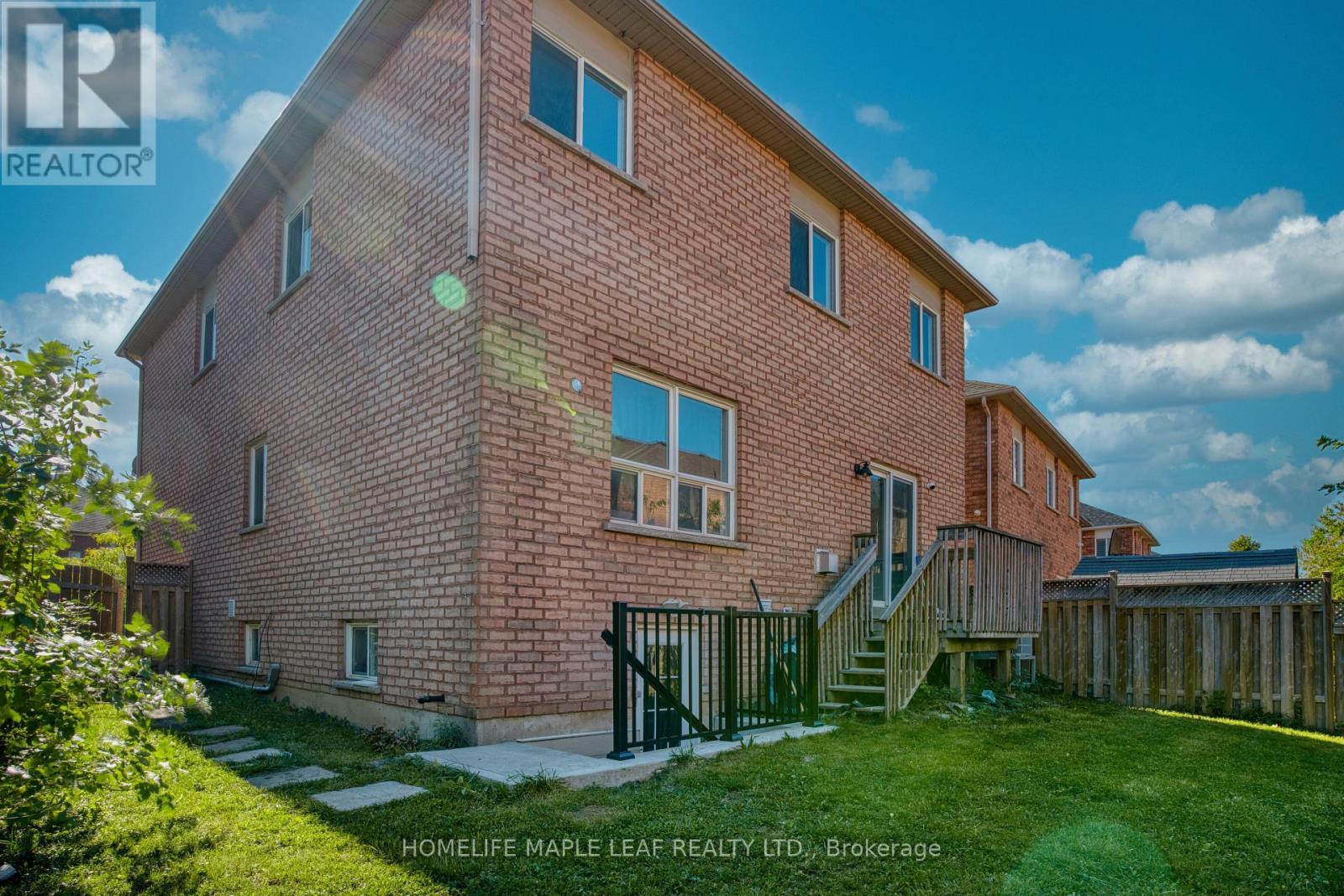 34 Lormel Gate, Brampton, Ontario  L7A 2K5 - Photo 3 - W12539500