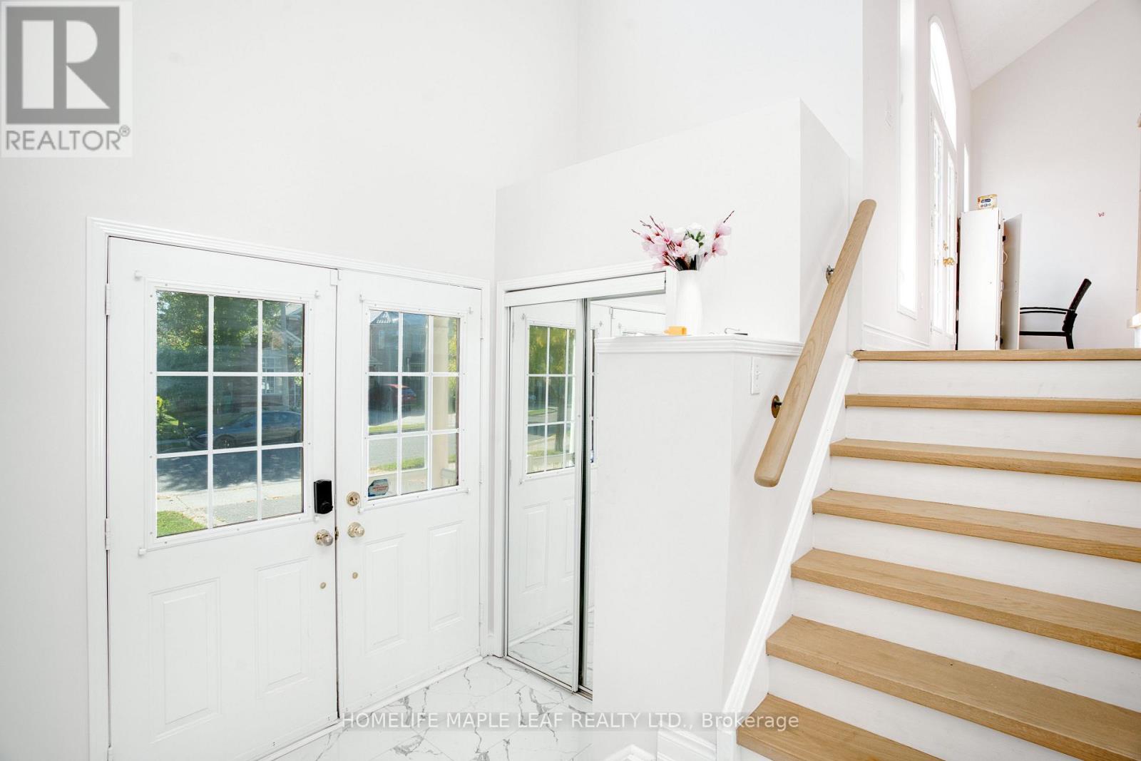 34 Lormel Gate, Brampton, Ontario  L7A 2K5 - Photo 8 - W12539500