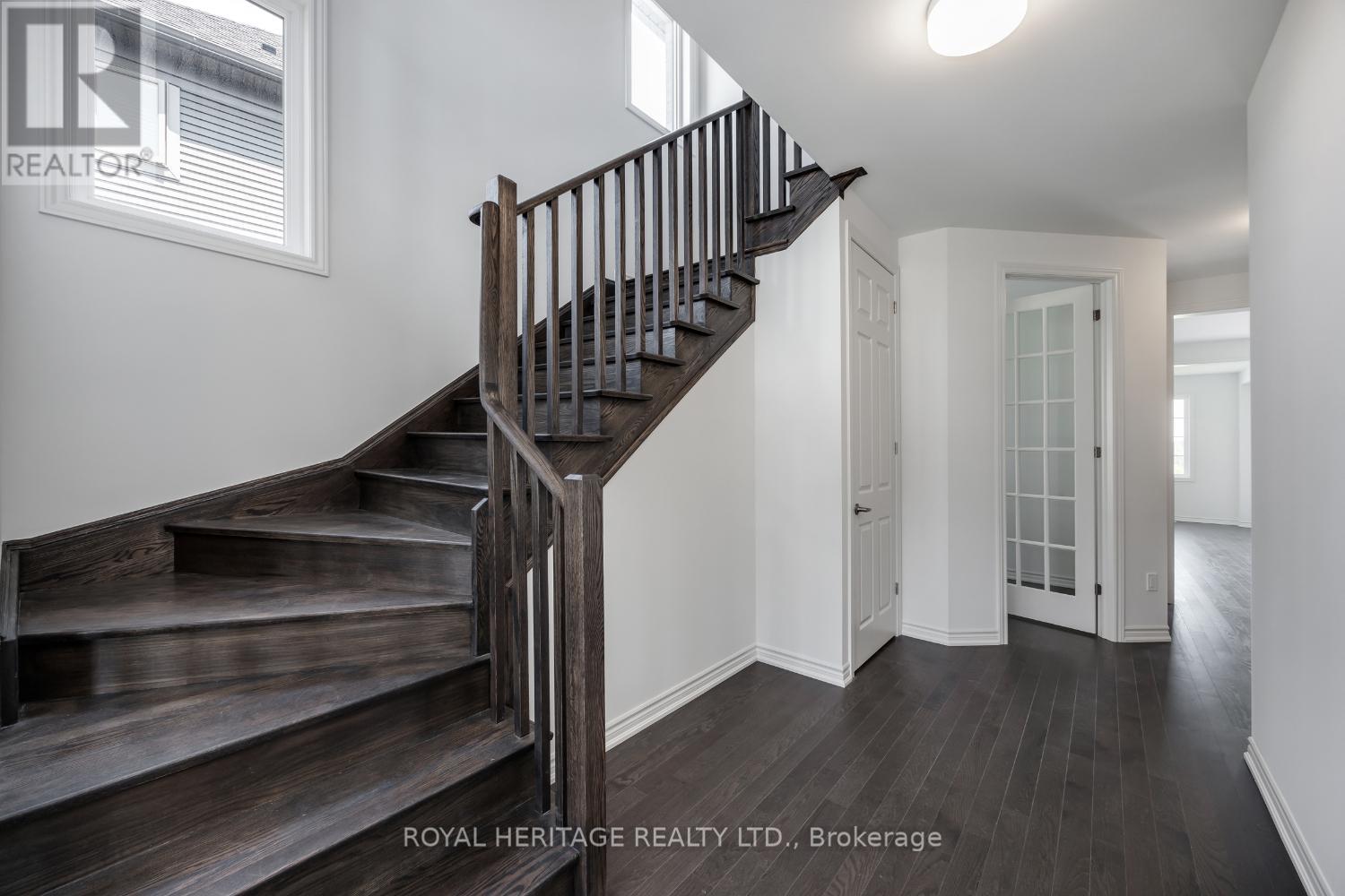 1010 Trailsview Avenue, Cobourg, Ontario  K9A 4J6 - Photo 5 - X12395255