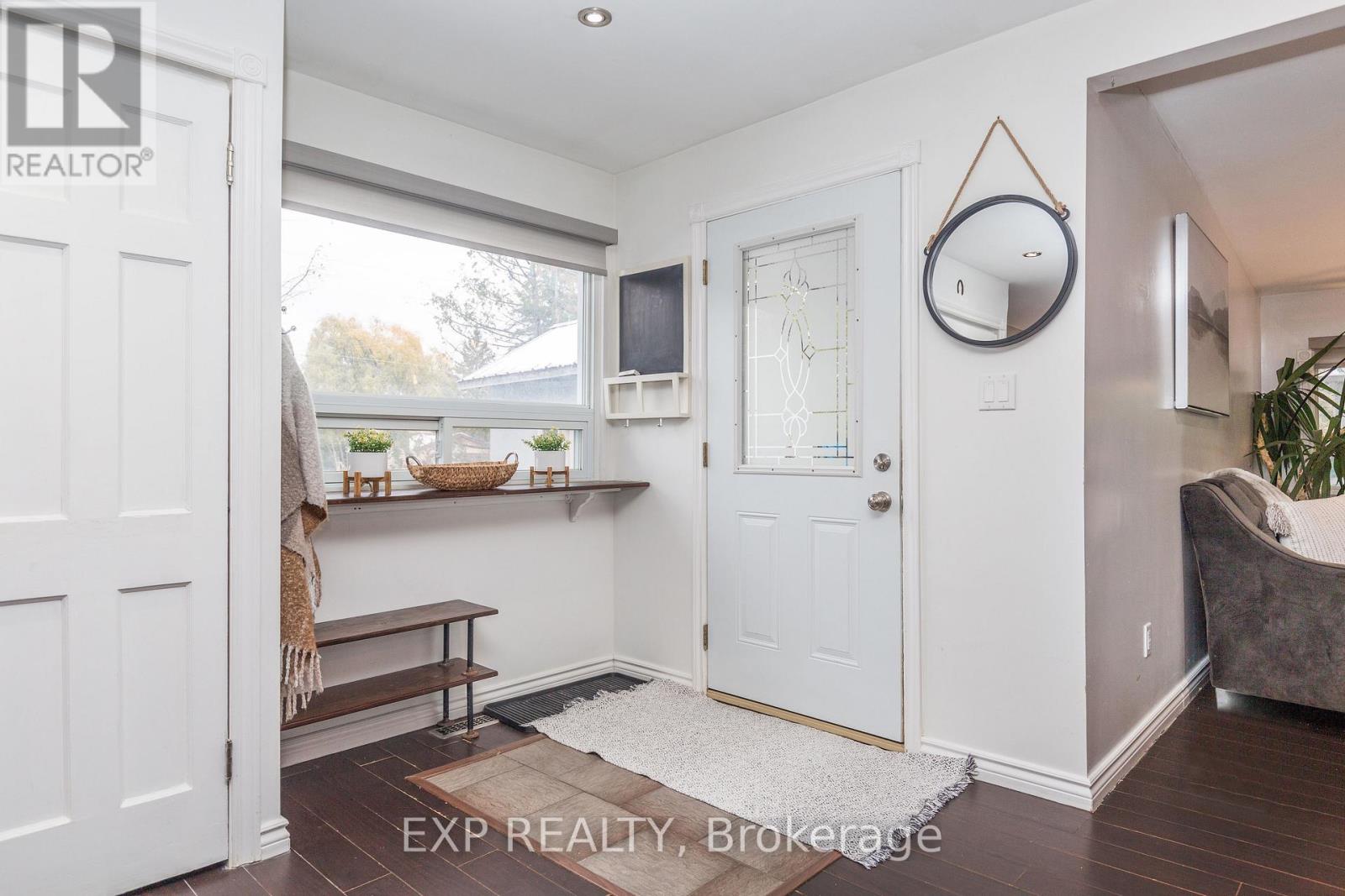 1104 Ferrier Ave Avenue, Innisfil, Ontario  L0L 1W0 - Photo 4 - N12544118