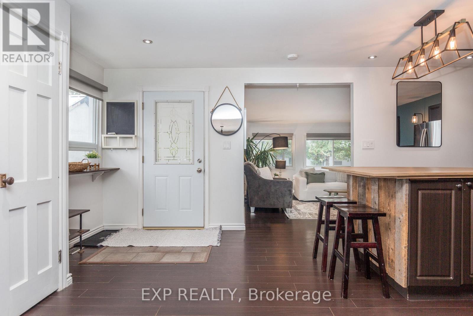 1104 Ferrier Ave Avenue, Innisfil, Ontario  L0L 1W0 - Photo 5 - N12544118