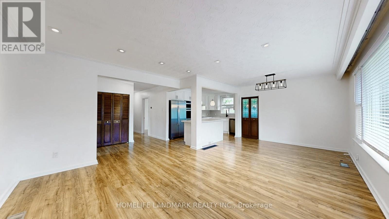 365 Osiris Drive, Richmond Hill, Ontario  L4C 2P6 - Photo 6 - N12544150