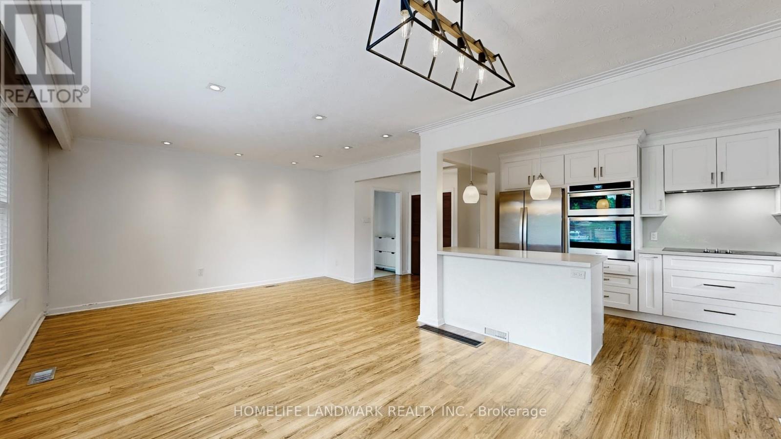 365 Osiris Drive, Richmond Hill, Ontario  L4C 2P6 - Photo 7 - N12544150