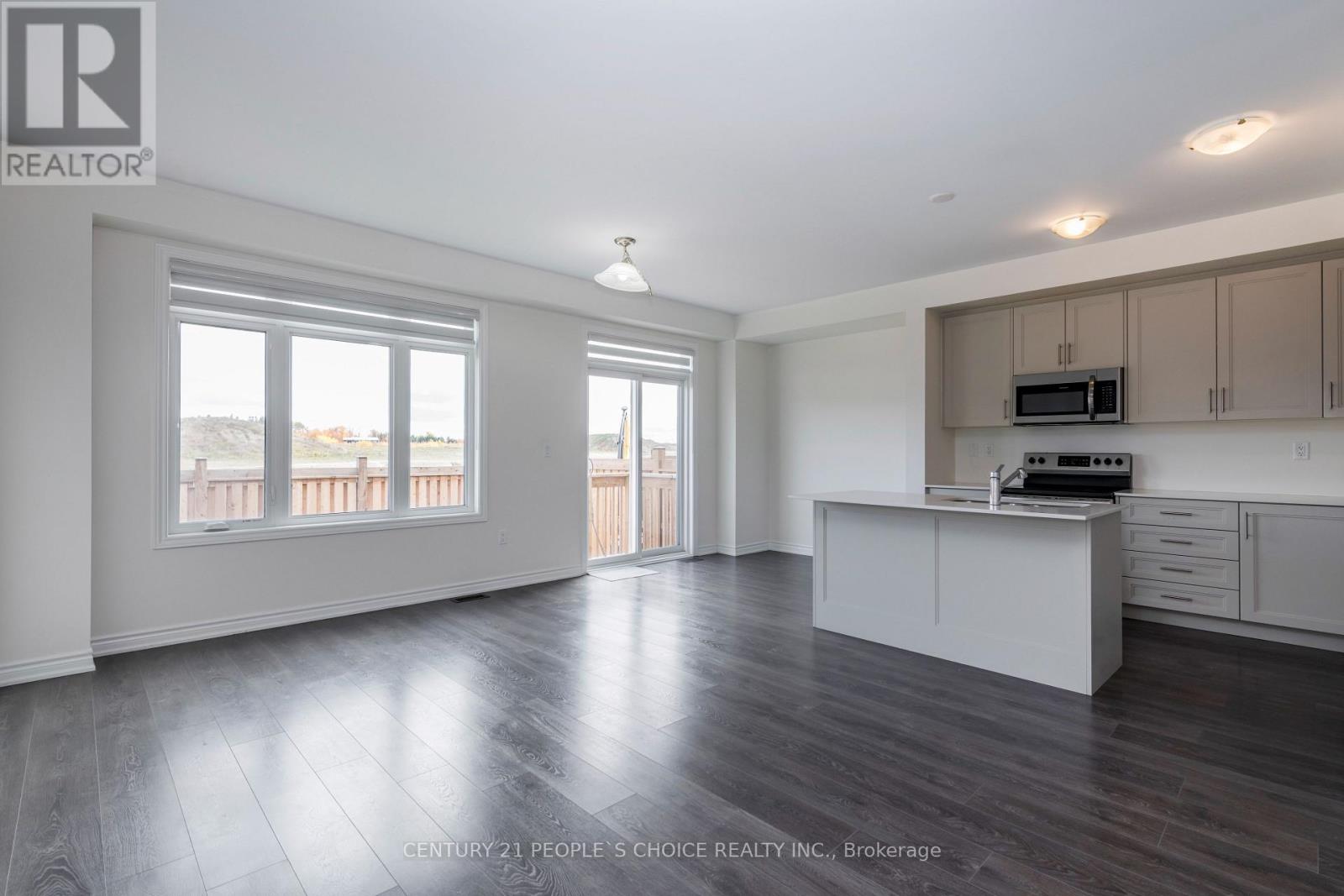 35 Greer Street, Barrie, Ontario  L9J 0R5 - Photo 10 - S12544100