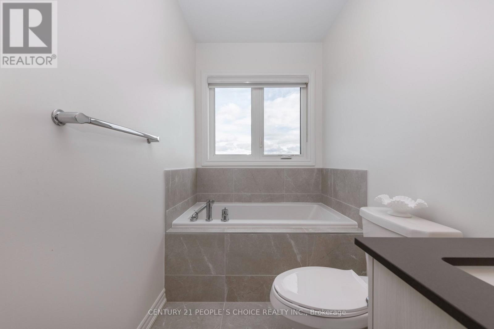 35 Greer Street, Barrie, Ontario  L9J 0R5 - Photo 17 - S12544100