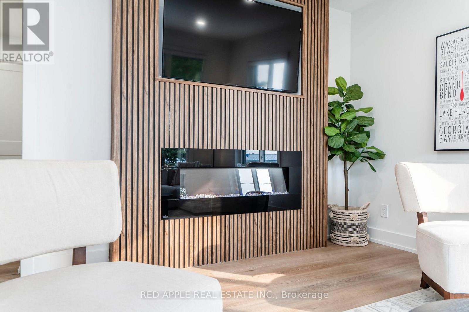 205 Hoyt Avenue, Tay, Ontario  L0K 2A0 - Photo 11 - S12544136