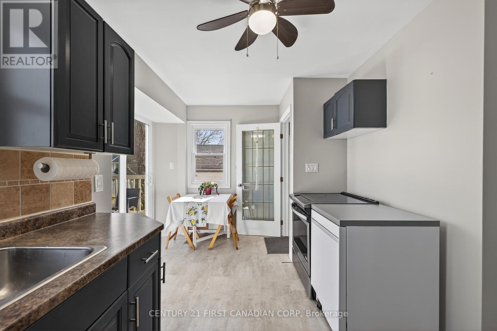 118 Gordon Street, Sarnia, Ontario N7T 6N8 - Photo 10 - X12544190