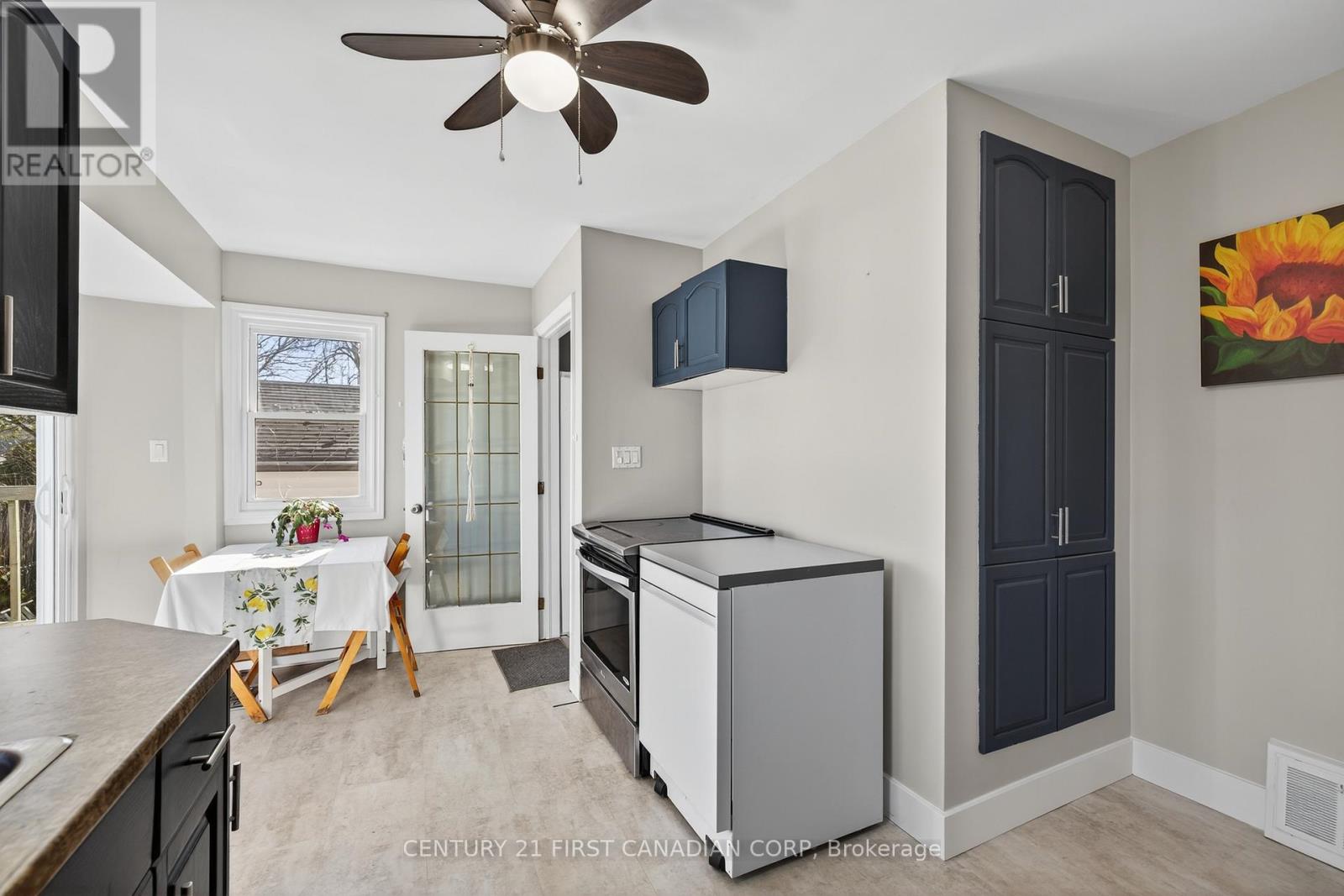 118 Gordon Street, Sarnia, Ontario N7T 6N8 - Photo 11 - X12544190