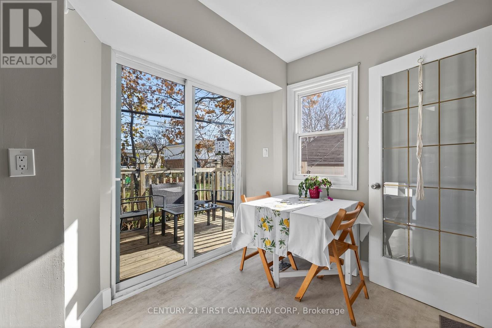 118 Gordon Street, Sarnia, Ontario N7T 6N8 - Photo 12 - X12544190