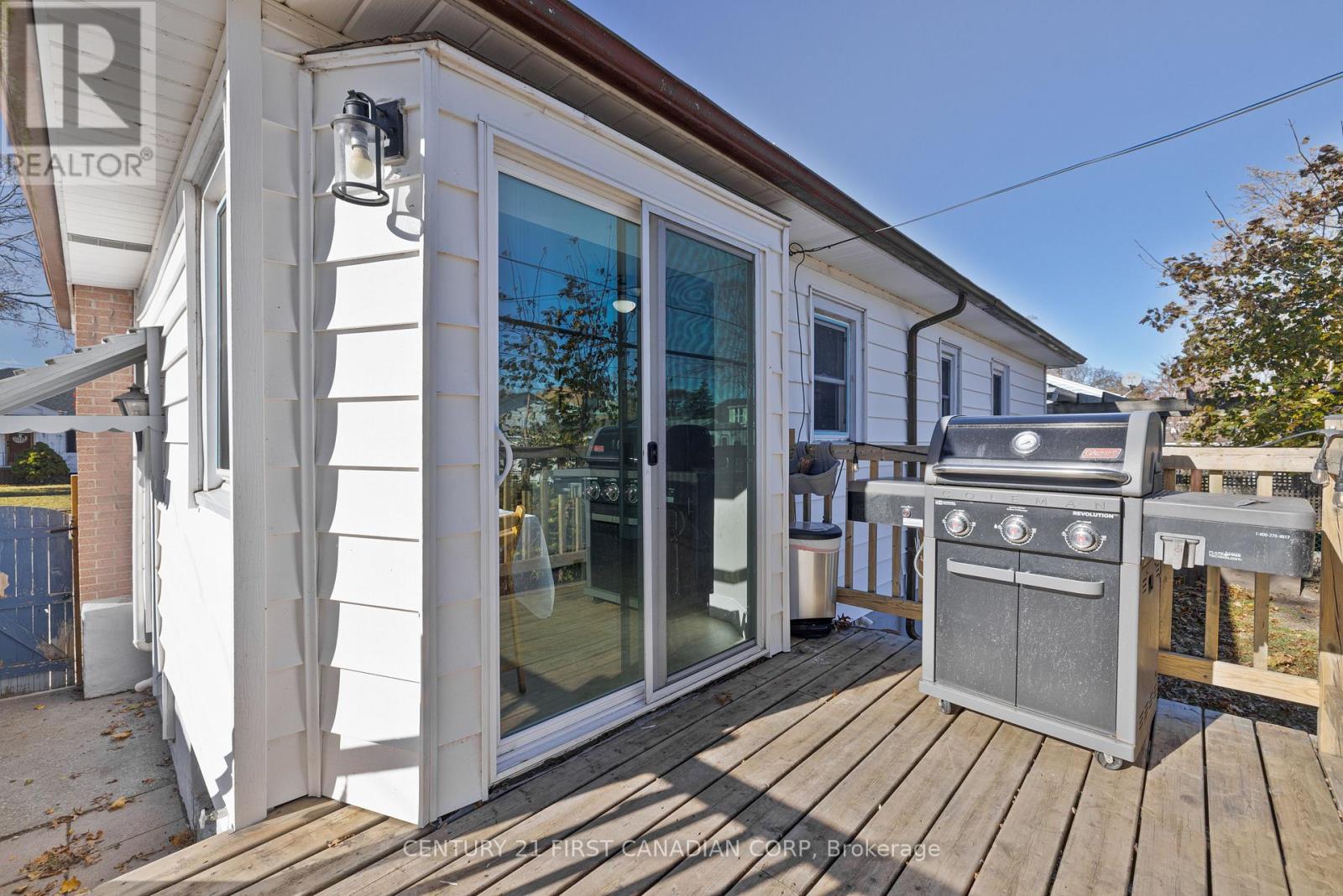 118 Gordon Street, Sarnia, Ontario N7T 6N8 - Photo 31 - X12544190