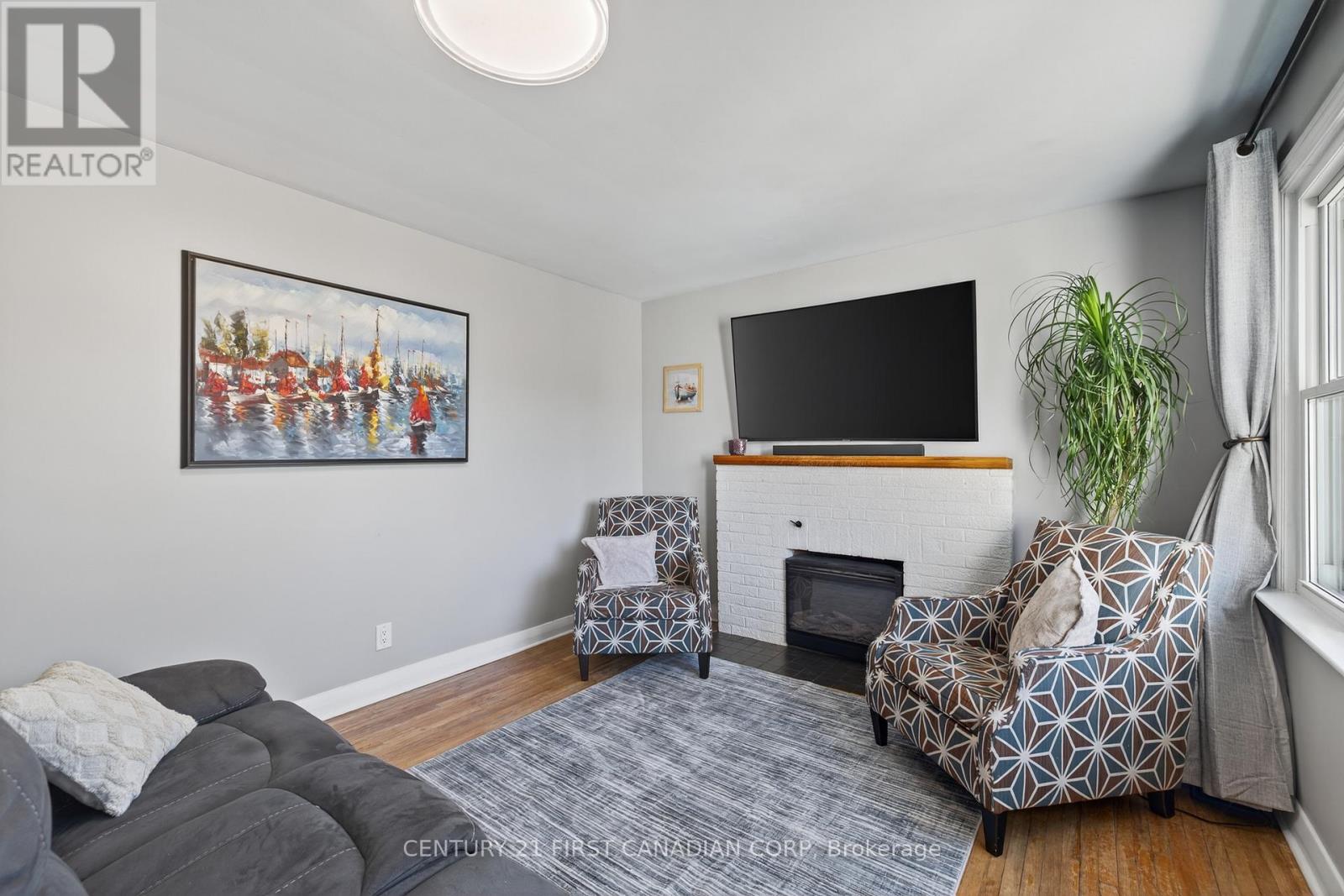 118 Gordon Street, Sarnia, Ontario N7T 6N8 - Photo 6 - X12544190