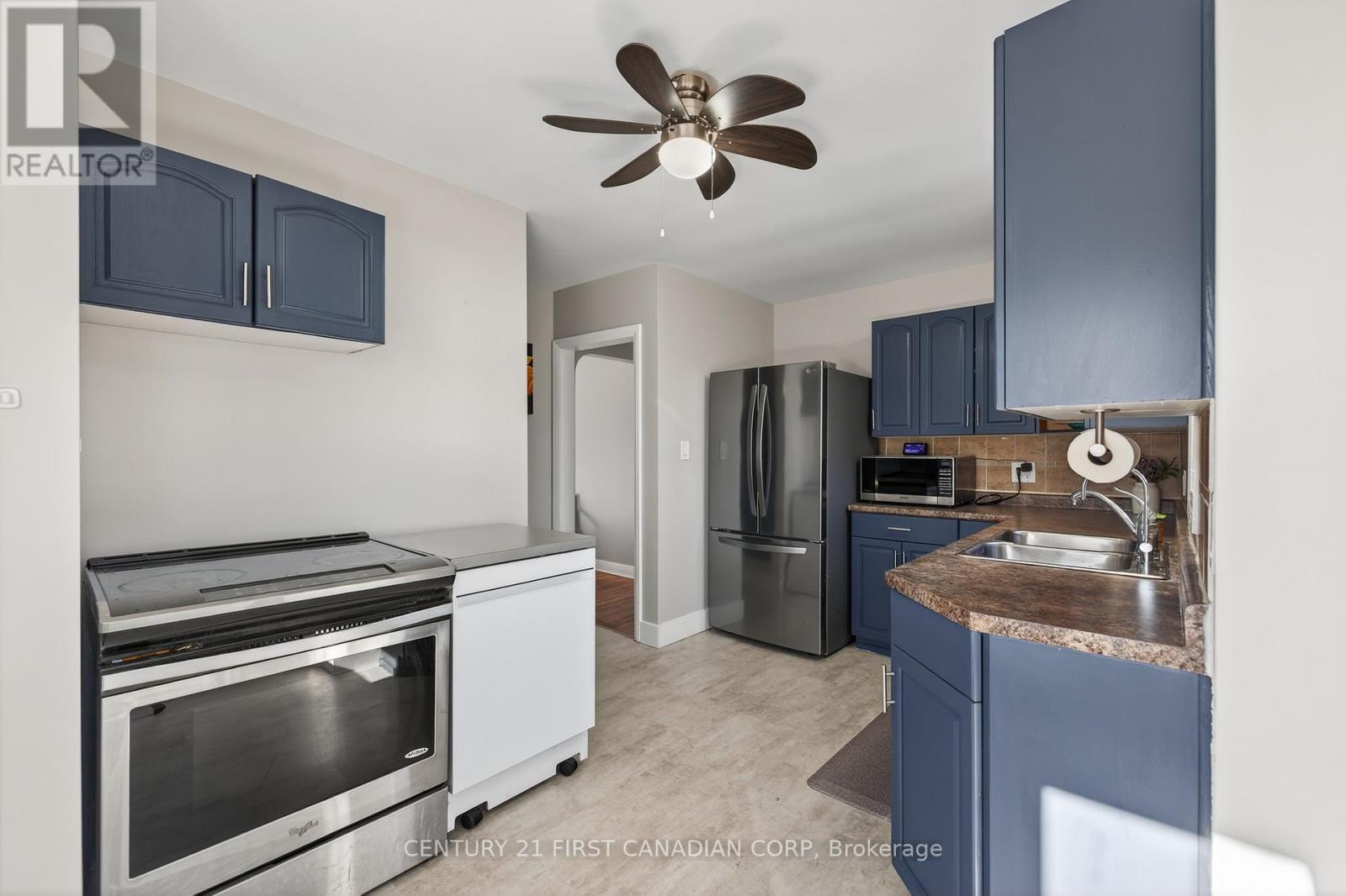 118 Gordon Street, Sarnia, Ontario N7T 6N8 - Photo 9 - X12544190