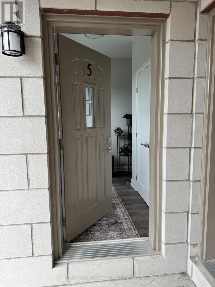 5 - 43 Senators Gate Drive, Perth, Ontario K7H 0B5 - Photo 2 - X12544226