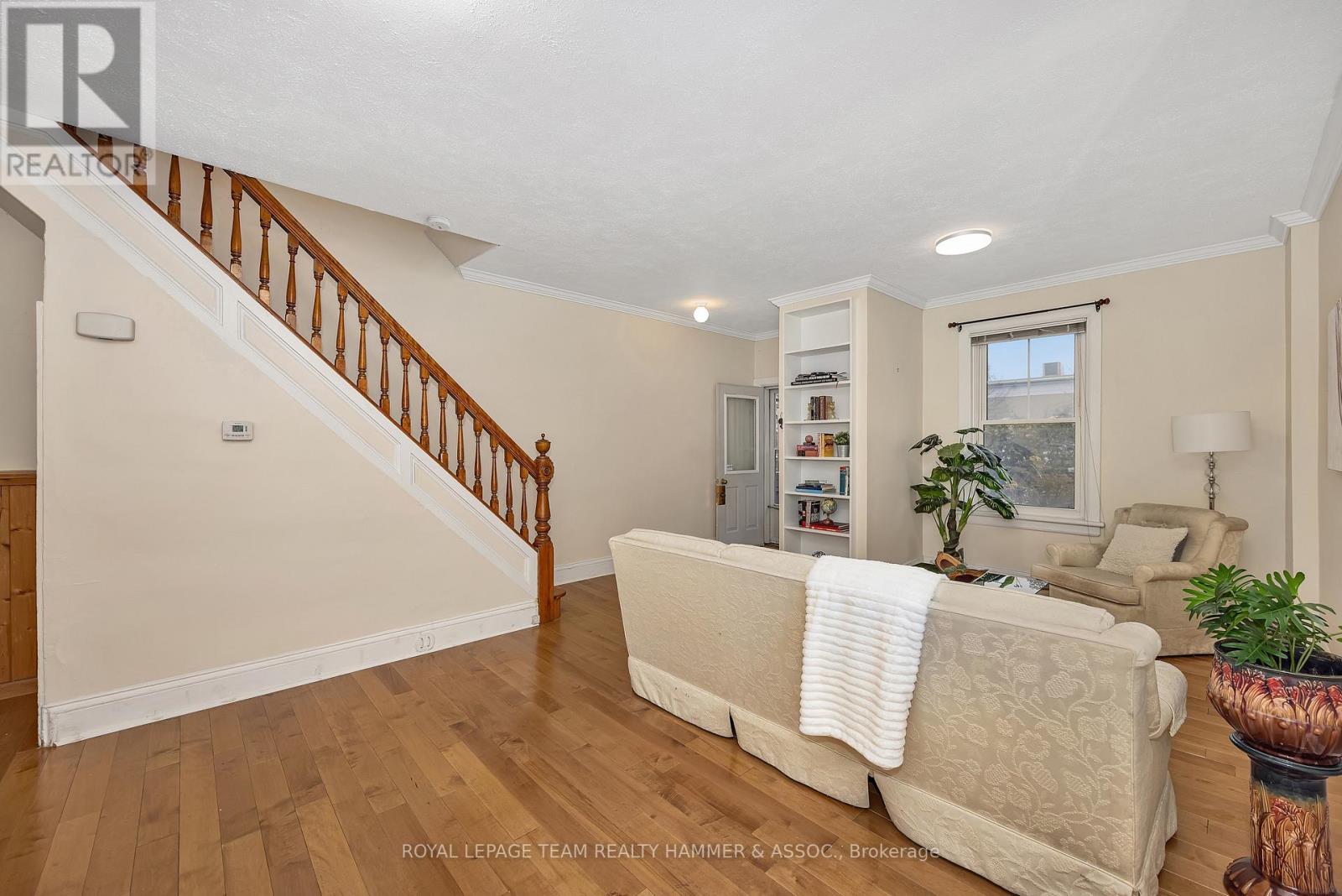 681 1/2 Cooper Street, Ottawa, Ontario K1R 5J3 - Photo 8 - X12544268