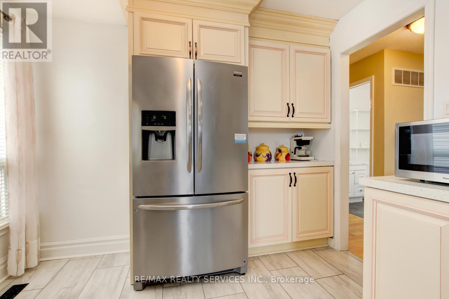 19 Nutmeg Street, Brampton, Ontario  L6S 4A7 - Photo 16 - W12544108