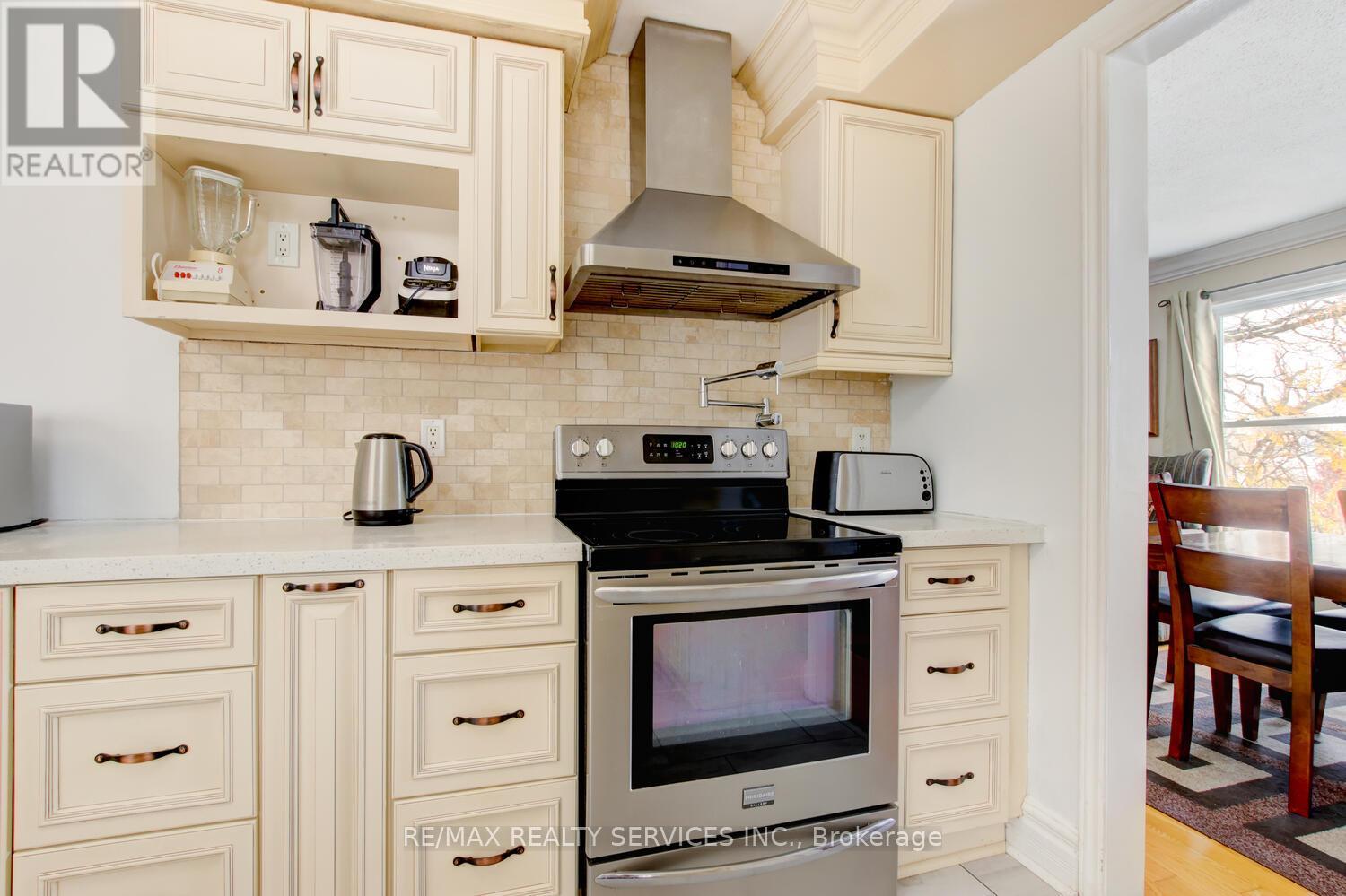 19 Nutmeg Street, Brampton, Ontario  L6S 4A7 - Photo 18 - W12544108