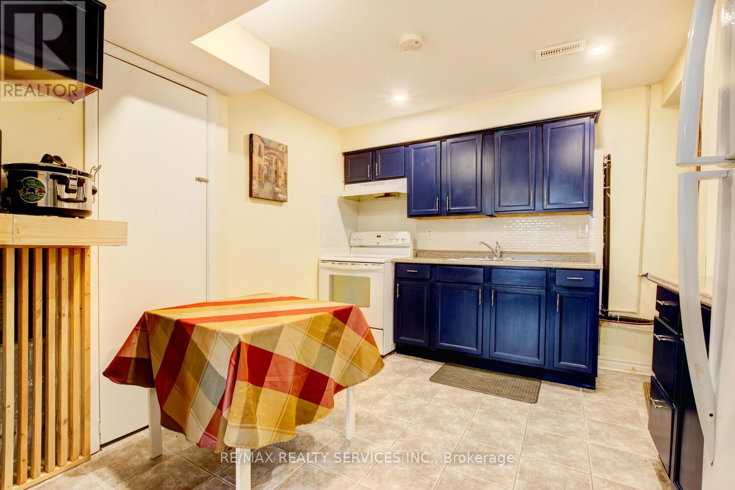 19 Nutmeg Street, Brampton, Ontario  L6S 4A7 - Photo 37 - W12544108