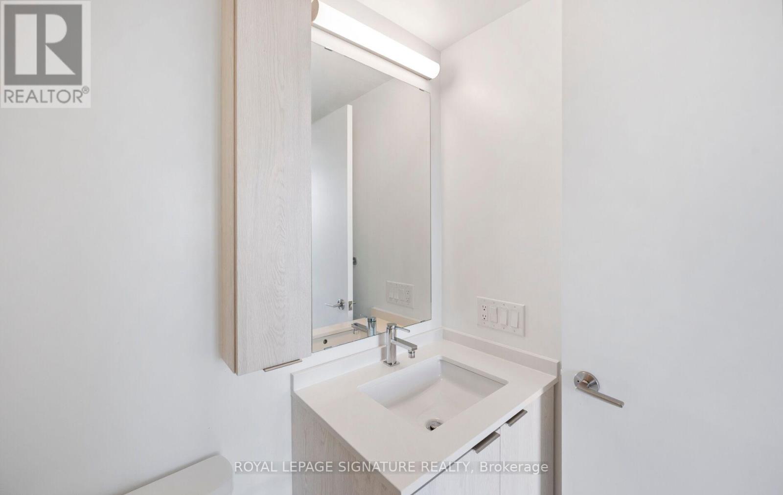 622 - 86 Dundas Street E, Mississauga, Ontario  L5A 1W4 - Photo 32 - W12544124