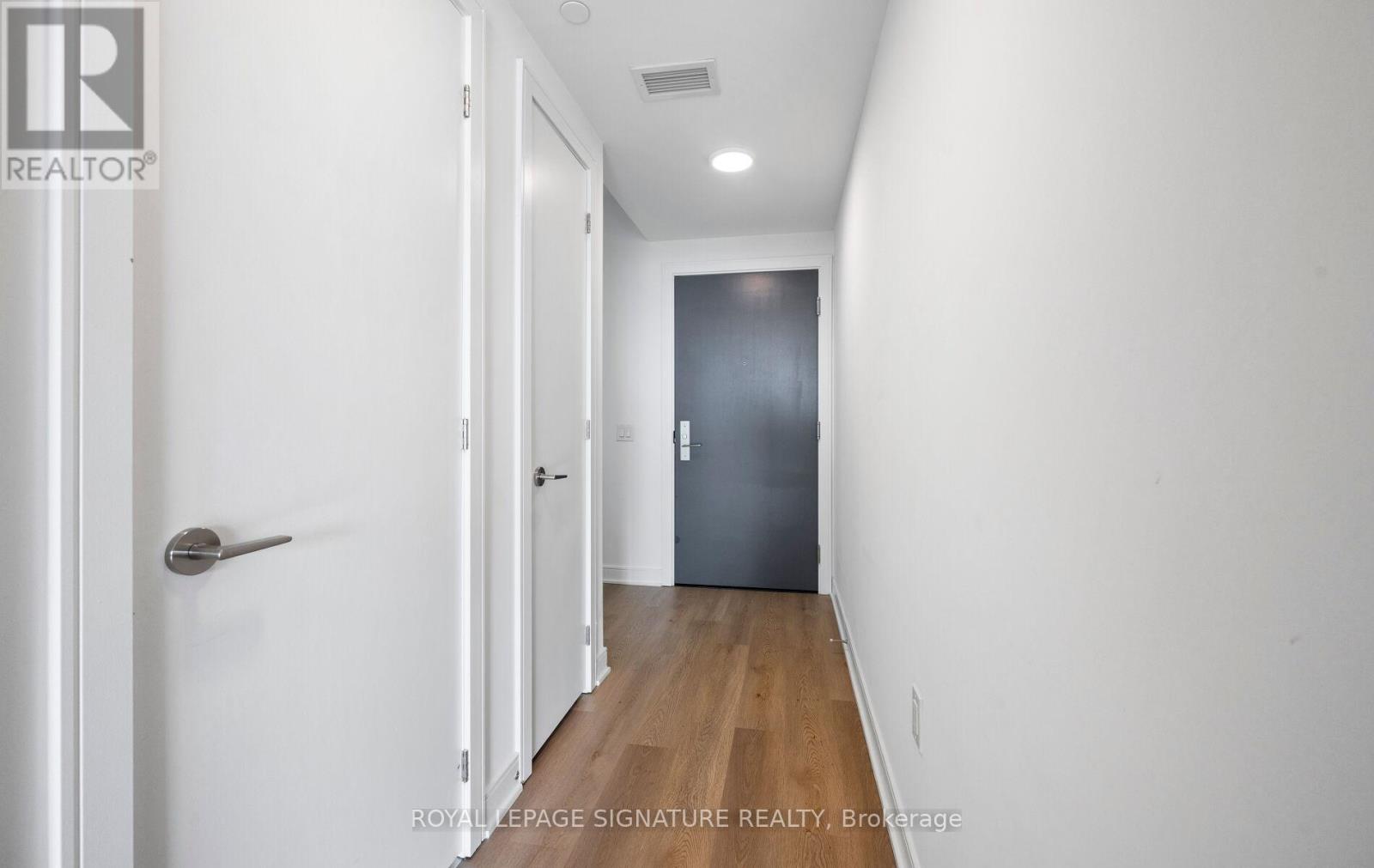 622 - 86 Dundas Street E, Mississauga, Ontario  L5A 1W4 - Photo 5 - W12544124