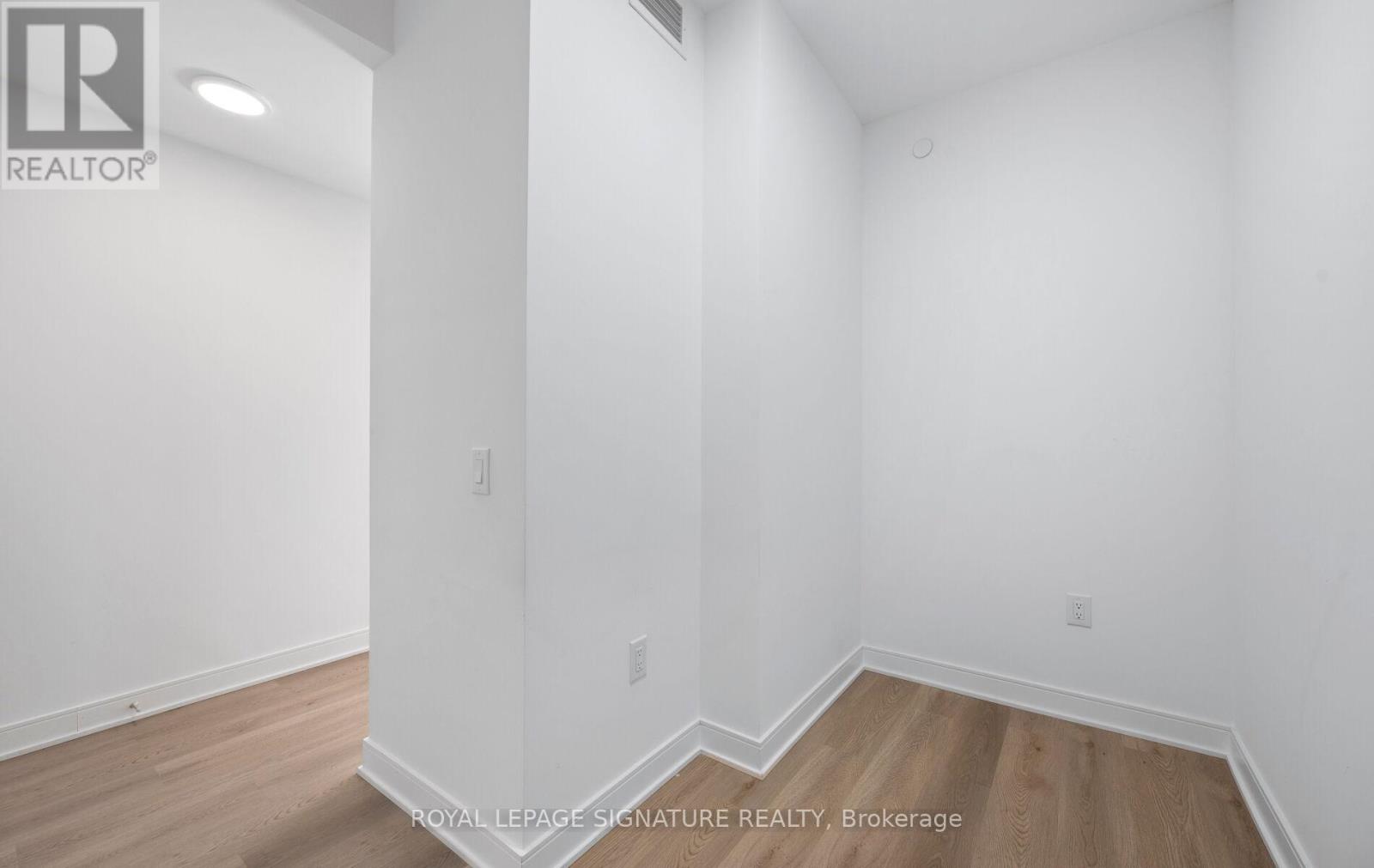 622 - 86 Dundas Street E, Mississauga, Ontario  L5A 1W4 - Photo 8 - W12544124