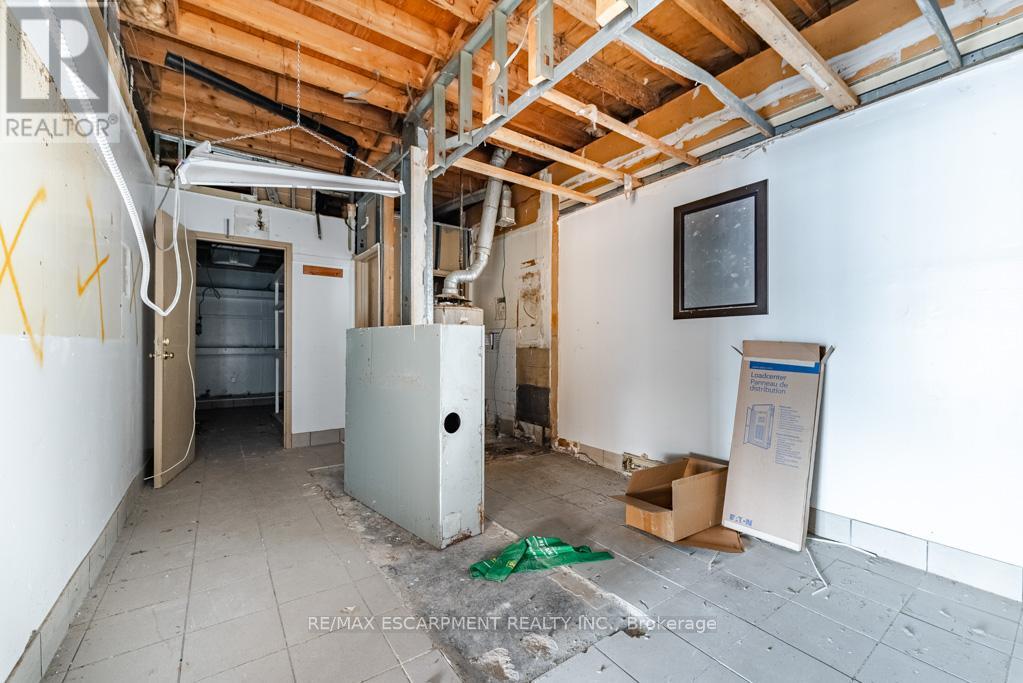 434 Plains Road E, Burlington, Ontario  L7T 2E1 - Photo 18 - W12544142