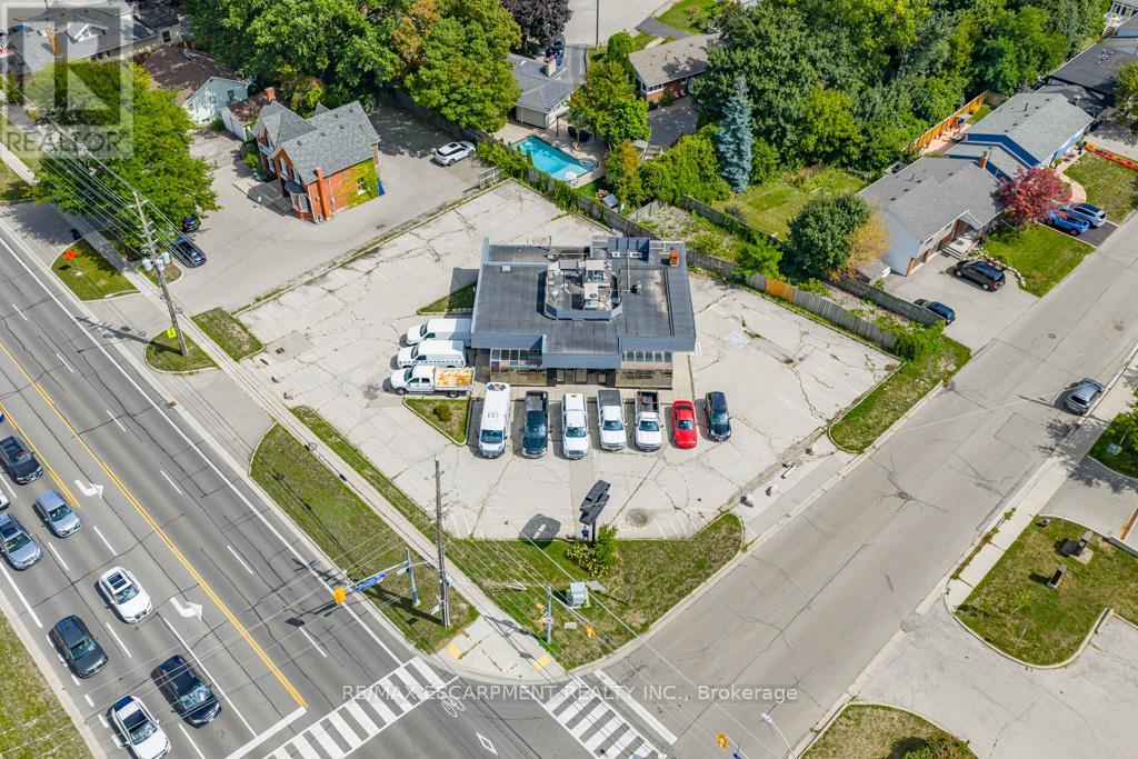 434 Plains Road E, Burlington, Ontario  L7T 2E1 - Photo 2 - W12544142