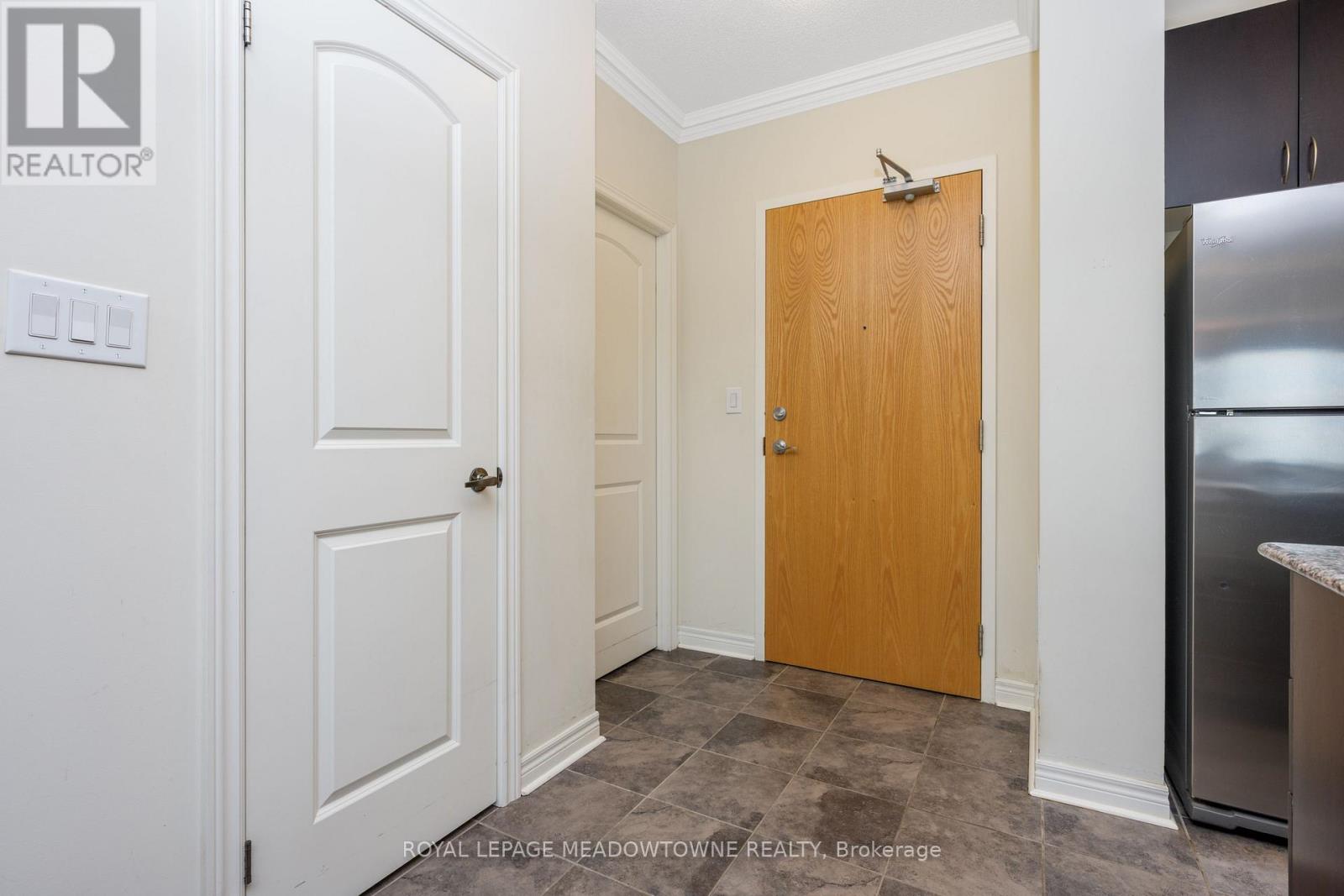 308 - 383 Main Street E, Milton, Ontario  L9T 8K8 - Photo 5 - W12544166