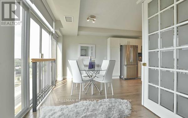 802 - 200 Burnhamthorpe Road, Mississauga, Ontario  L5A 4L4 - Photo 11 - W12544172