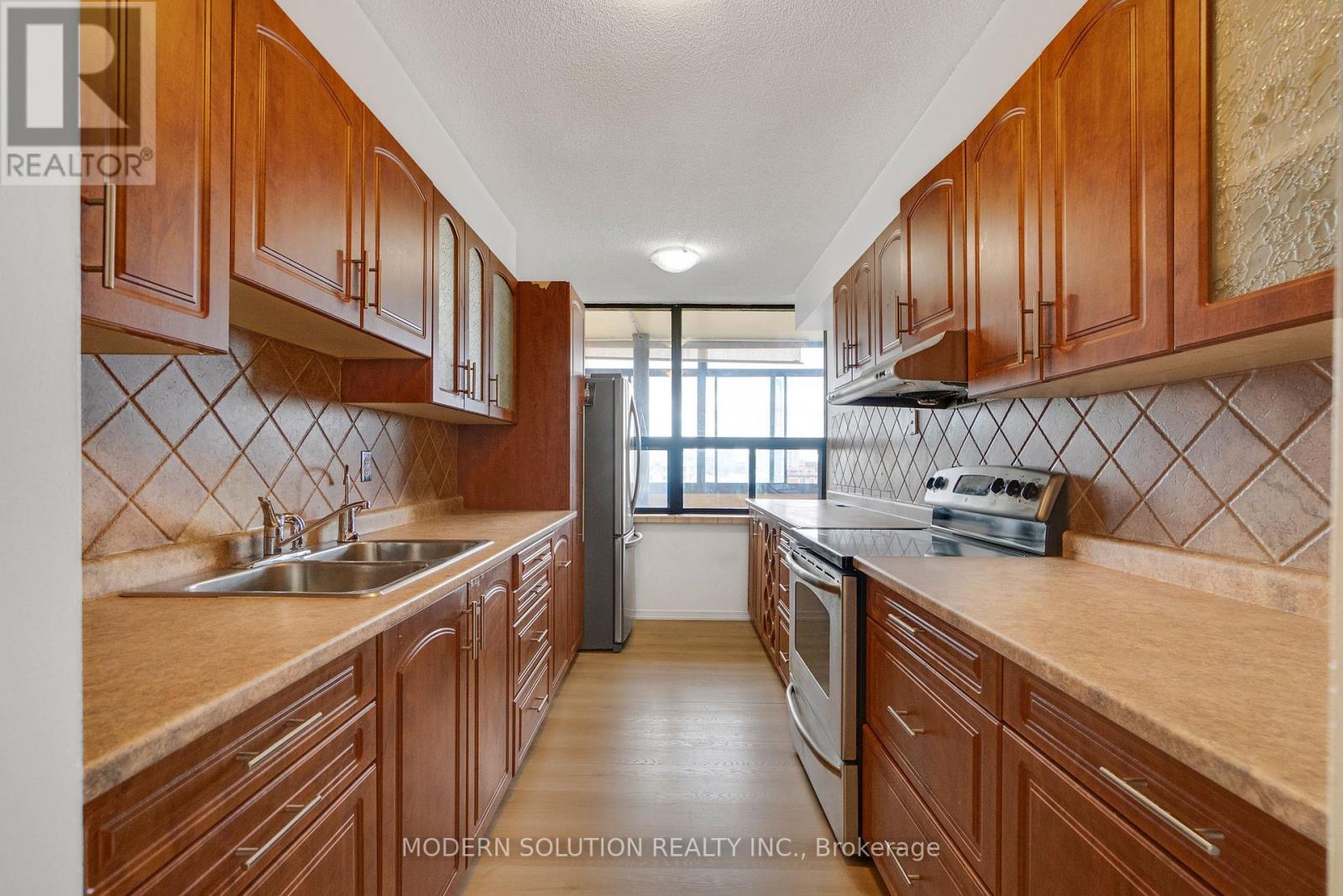 1604 - 18 Knightsbridge Road, Brampton, Ontario  L6T 3X5 - Photo 19 - W12544182