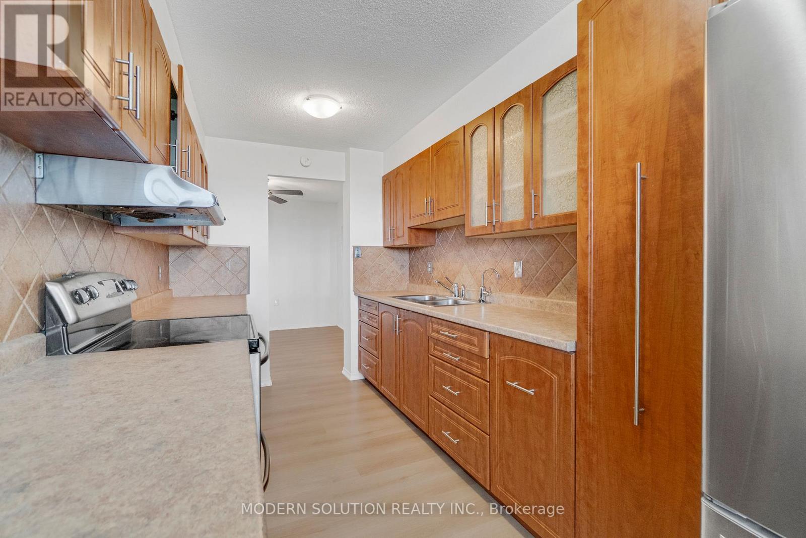 1604 - 18 Knightsbridge Road, Brampton, Ontario  L6T 3X5 - Photo 20 - W12544182