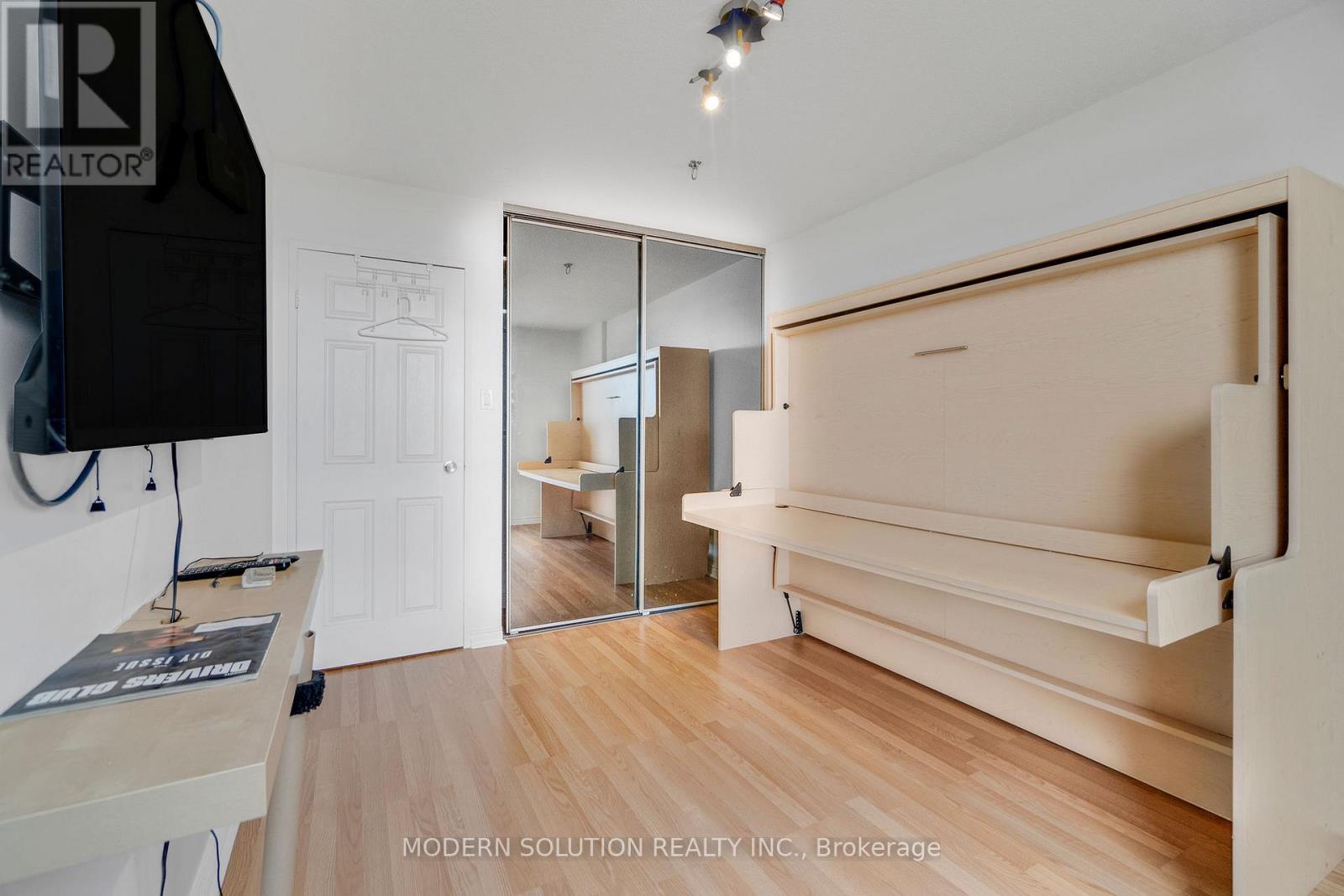 1604 - 18 Knightsbridge Road, Brampton, Ontario  L6T 3X5 - Photo 25 - W12544182