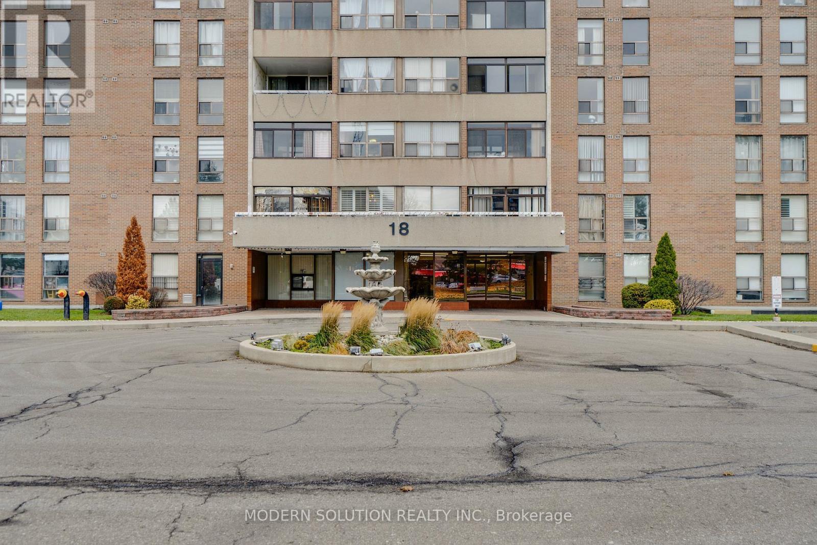 1604 - 18 Knightsbridge Road, Brampton, Ontario  L6T 3X5 - Photo 4 - W12544182