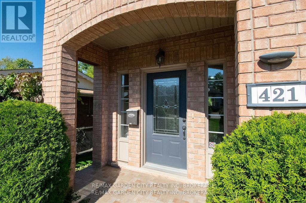 421 Queenston Street, St. Catharines, Ontario  L2P 2Y3 - Photo 3 - X12544236