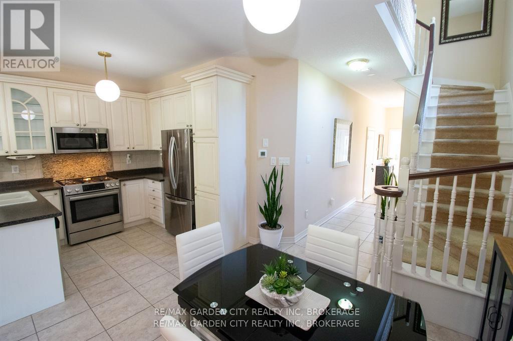 421 Queenston Street, St. Catharines, Ontario  L2P 2Y3 - Photo 9 - X12544236