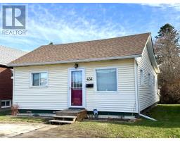 636 Vickers ST N, Thunder Bay, Ontario