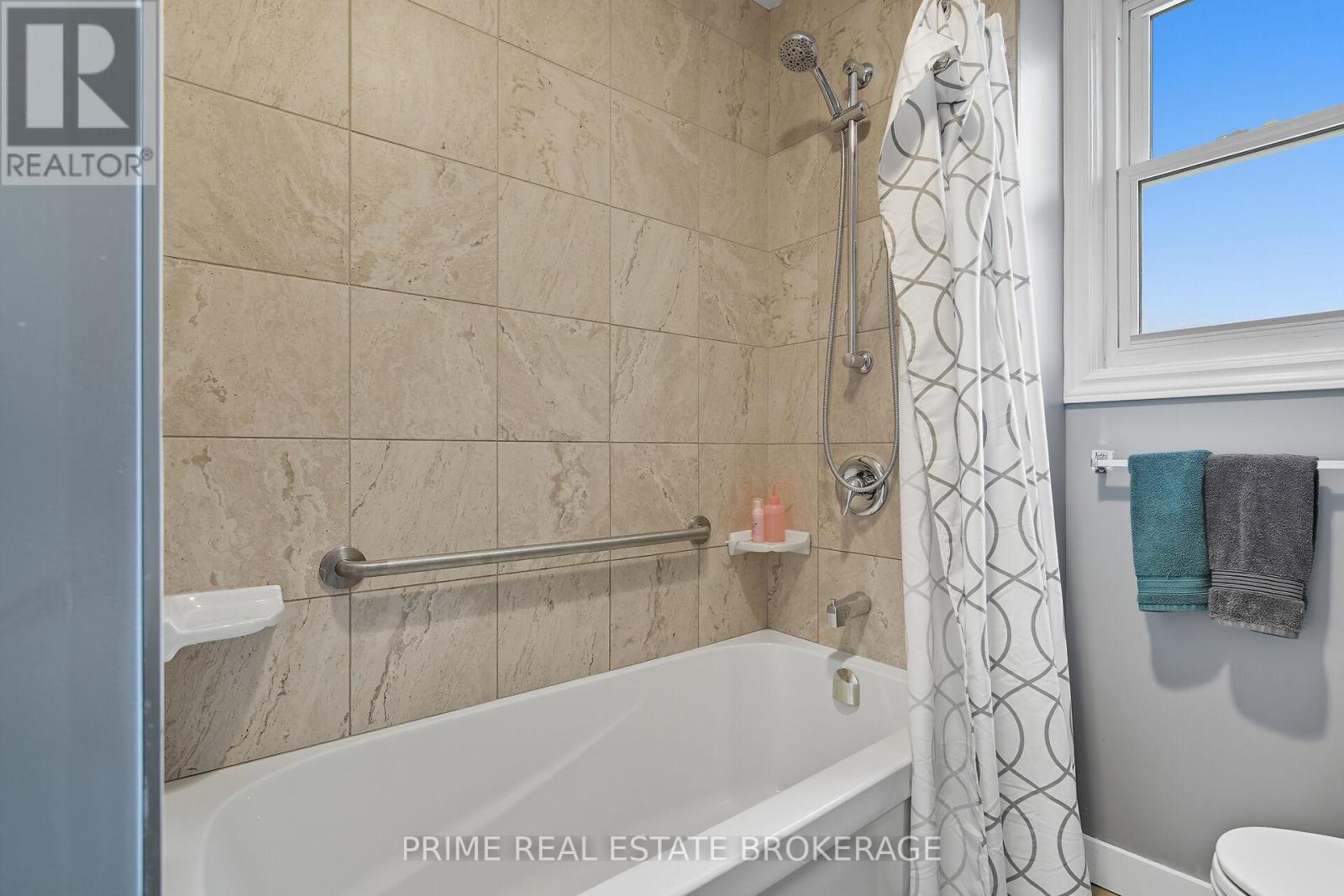 199 Vancouver Street, London East, Ontario  N5W 4R5 - Photo 22 - X12467775