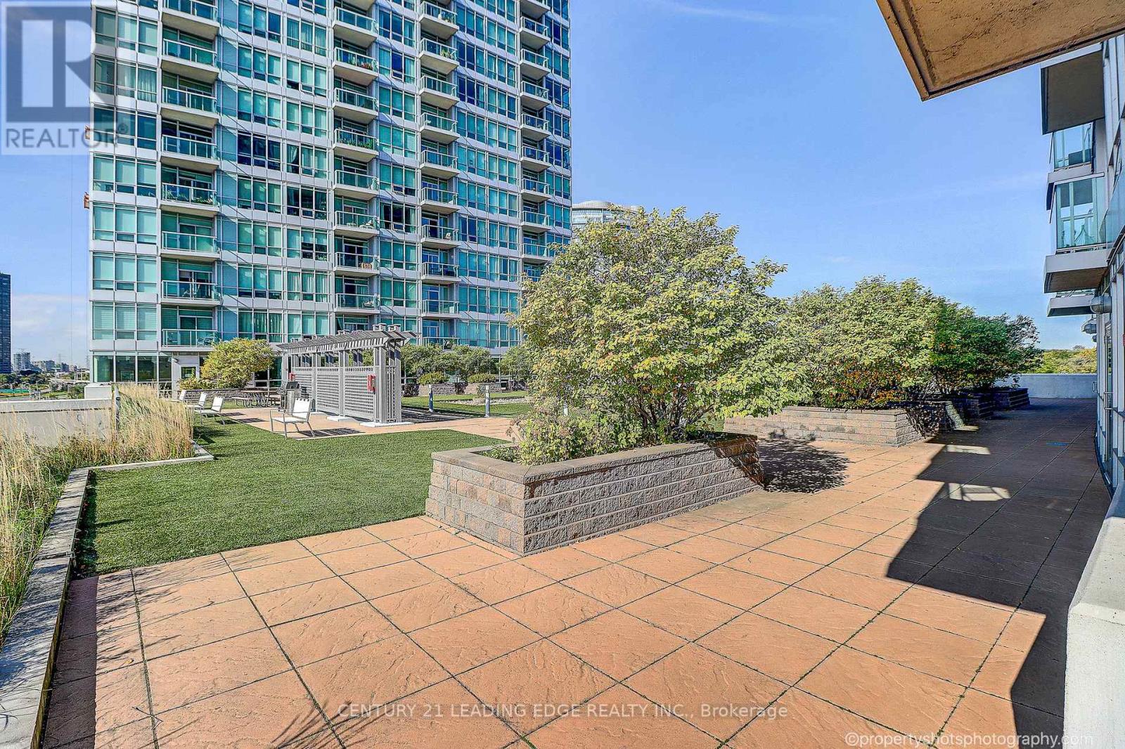 303 - 1900 Lake Shore Boulevard W, Toronto, Ontario  M6S 1A4 - Photo 13 - W12541860