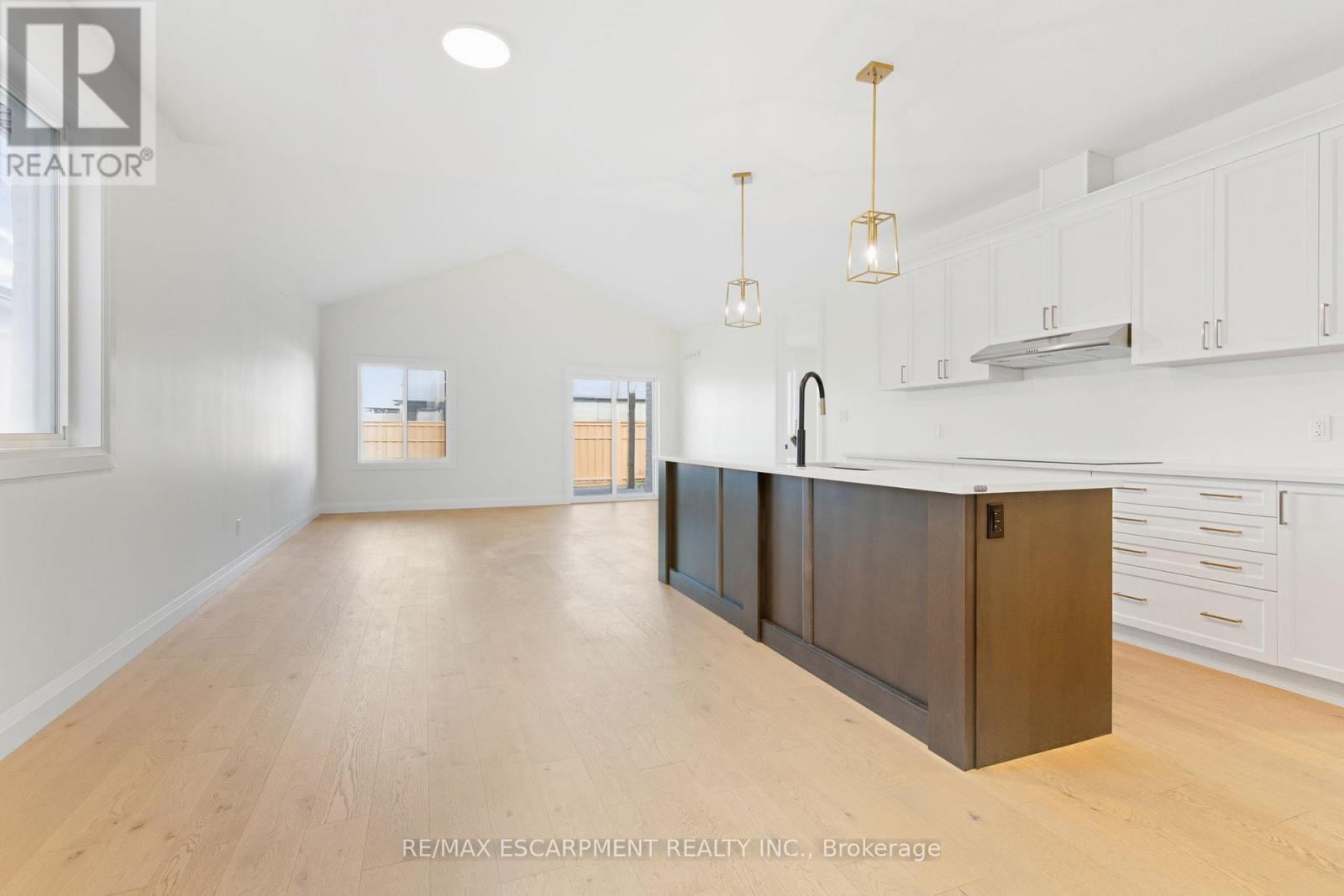 236 Mount Pleasant Street, Brantford, Ontario  N3T 1V1 - Photo 5 - X12544158