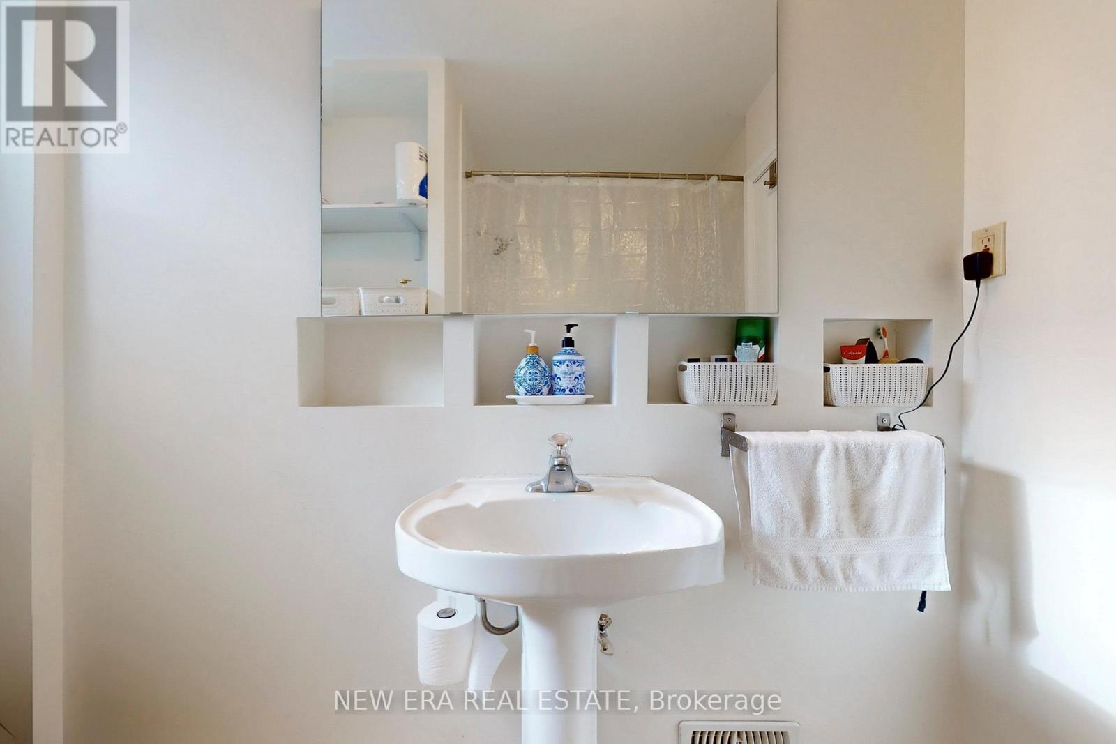 80 Renfield Street, Toronto, Ontario  M6M 4V7 - Photo 20 - W12542910