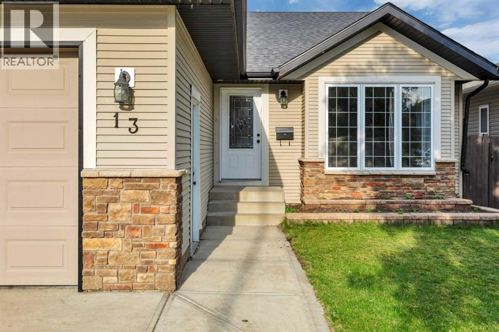 13 Coleman Crescent, Blackfalds, Alberta  T4M 0C7 - Photo 2 - A2242751