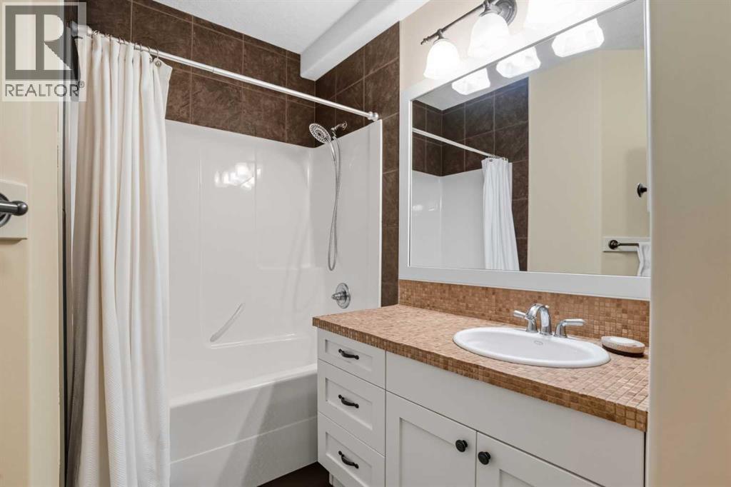 134 Discovery Ridge Boulevard Sw, Calgary, Alberta  T3H 4Y2 - Photo 46 - A2258271