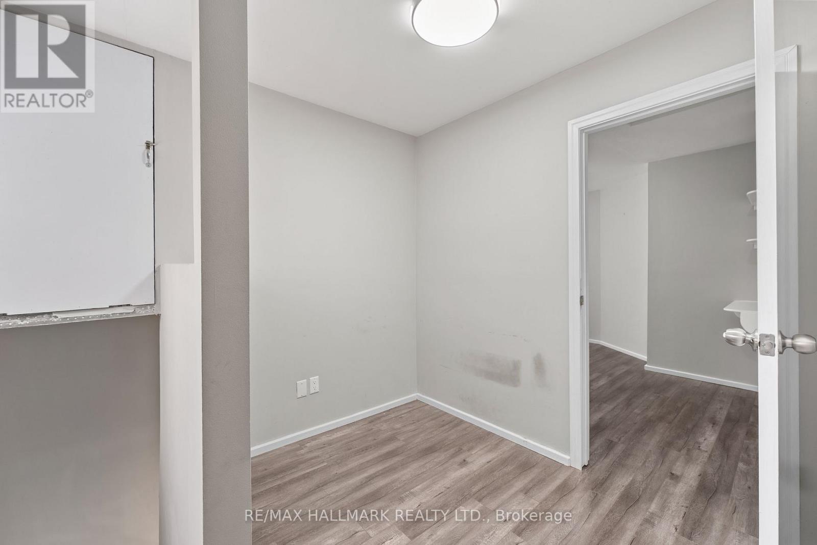 41 Shirlea Boulevard, Georgina, Ontario  L4P 1L1 - Photo 10 - N12455964