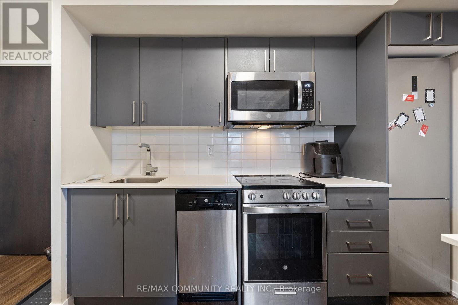 313 - 38 Monte Kwinter Court, Toronto, Ontario  M3H 0E2 - Photo 10 - C12544218